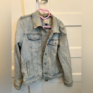 Universal Thread Faded Blue Denim Jacket Women’s size medium
